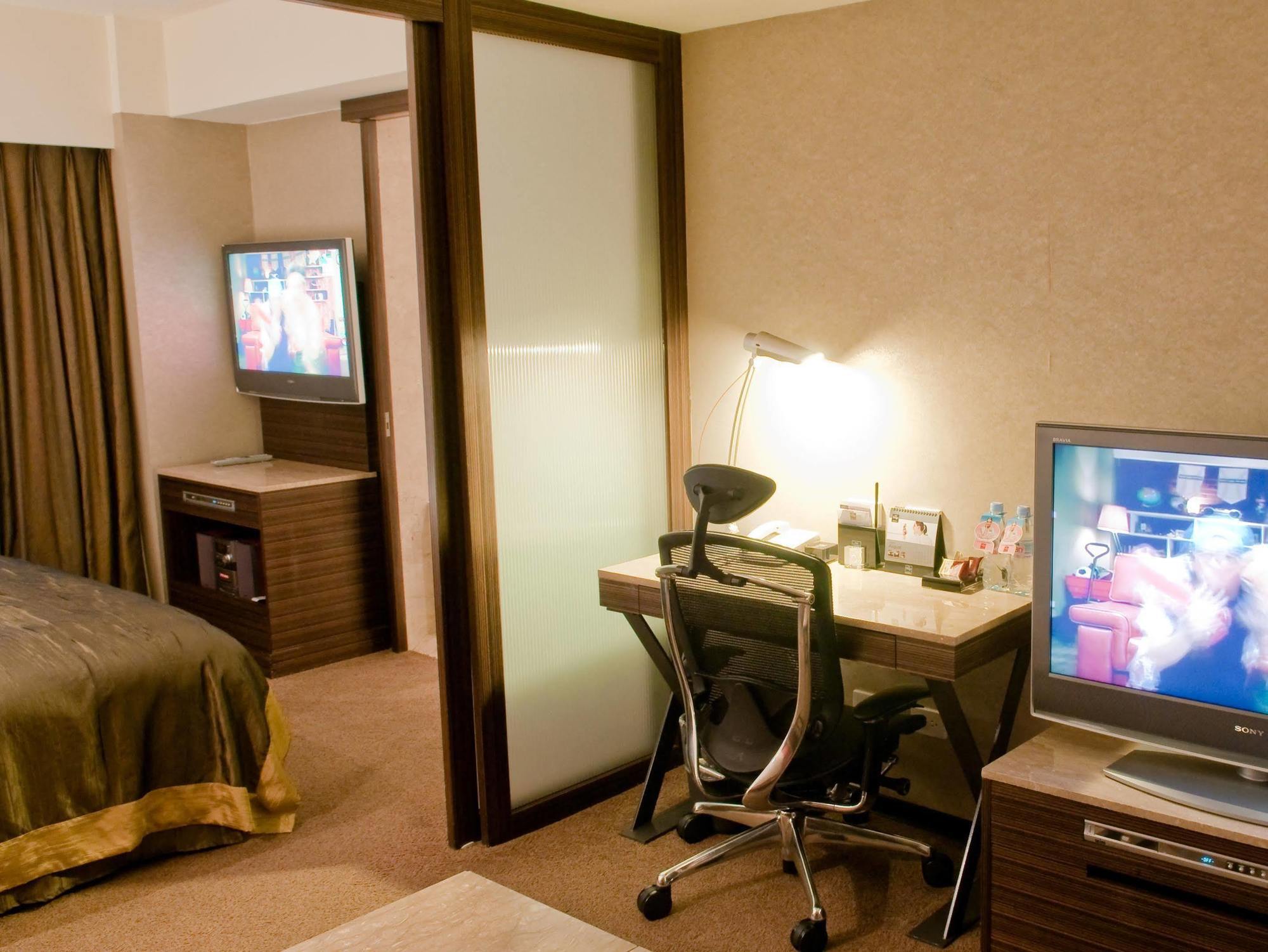 The Tango Hotel Taipei Linsen Extérieur photo